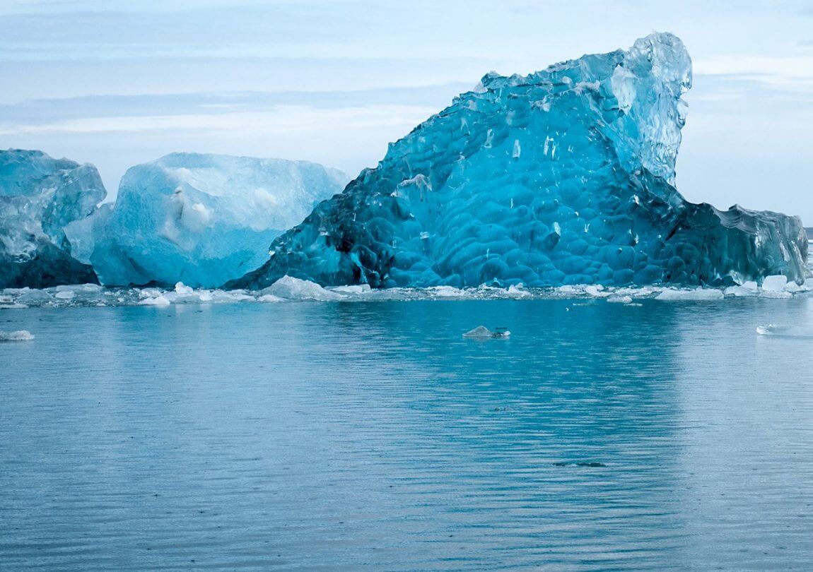 You are currently viewing How much water should we drink?